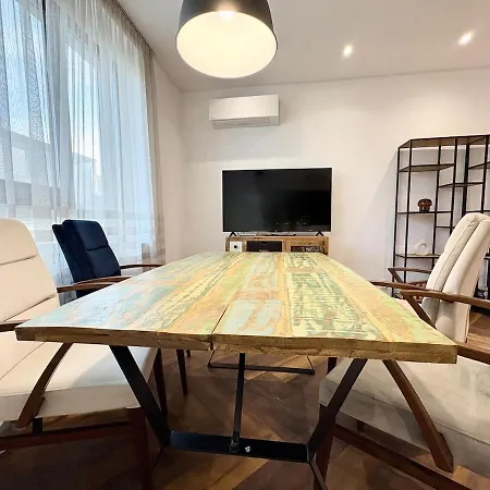 Апартаменты Red Square Residence