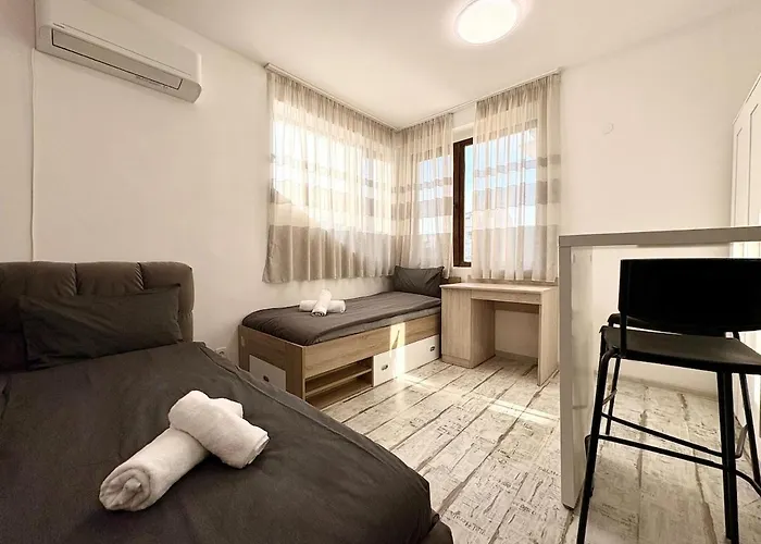 Red Square Residence * וארנה