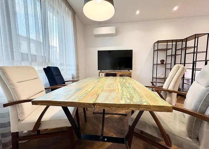 דירה Red Square Residence