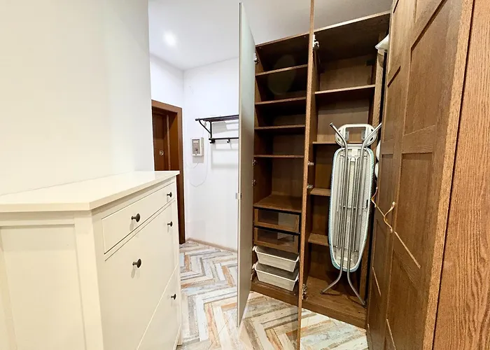 Red Square Residence וארנה