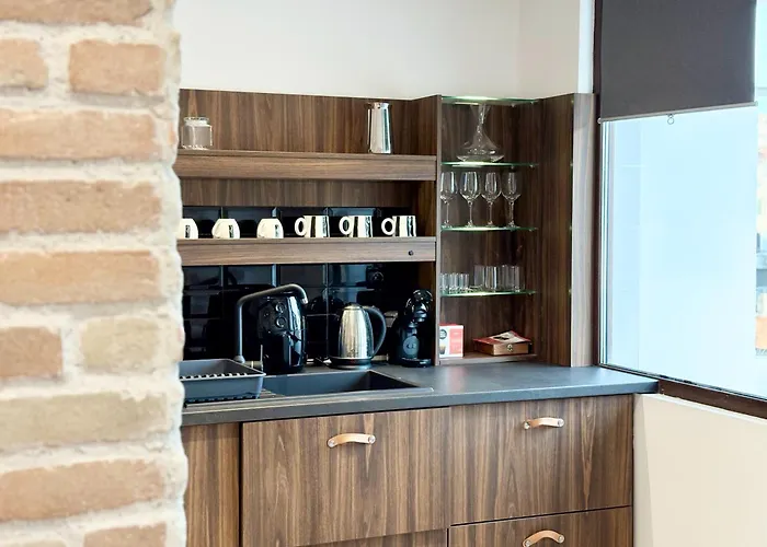 Red Square Residence דירה וארנה