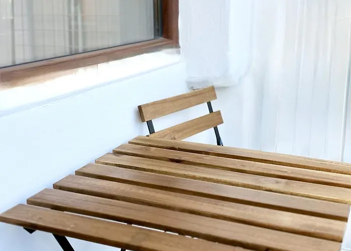 דירה Red Square Residence וארנה