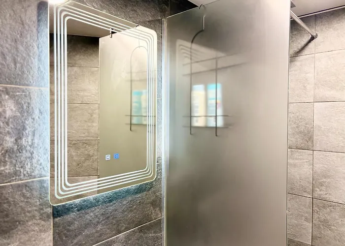 דירה Red Square Residence