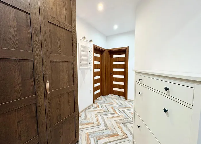 Red Square Residence וארנה