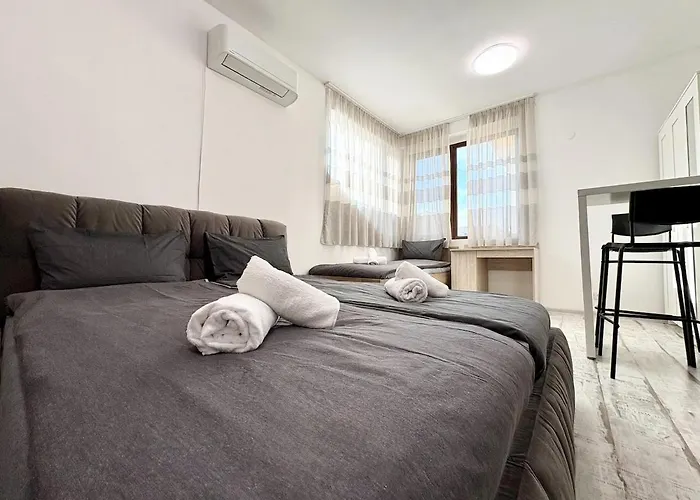 Red Square Residence * וארנה